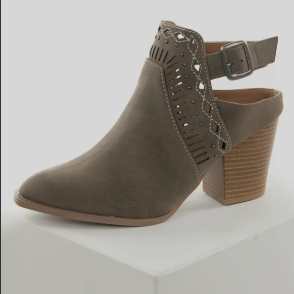Qupid Shoes - Super cute booties